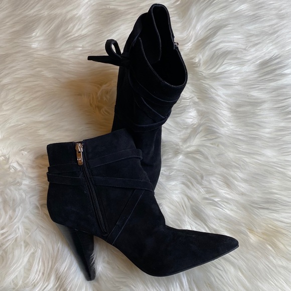 Marc Fisher Shoes - Women’s Marc Fisher Heeled Booties size 9